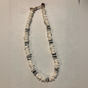 Aeropostale Puka Shell Necklace